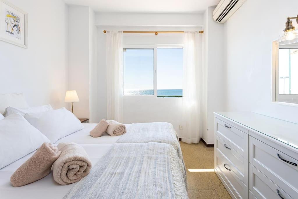 Ensuite Mediterranean Sea Front Fuengirola Bagian luar foto